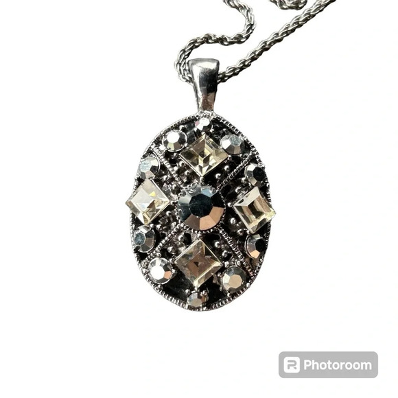 Premier Designs “Center Stage” 18" - 21" Necklace Hematite Pendant Retired - Picture 2 of 5